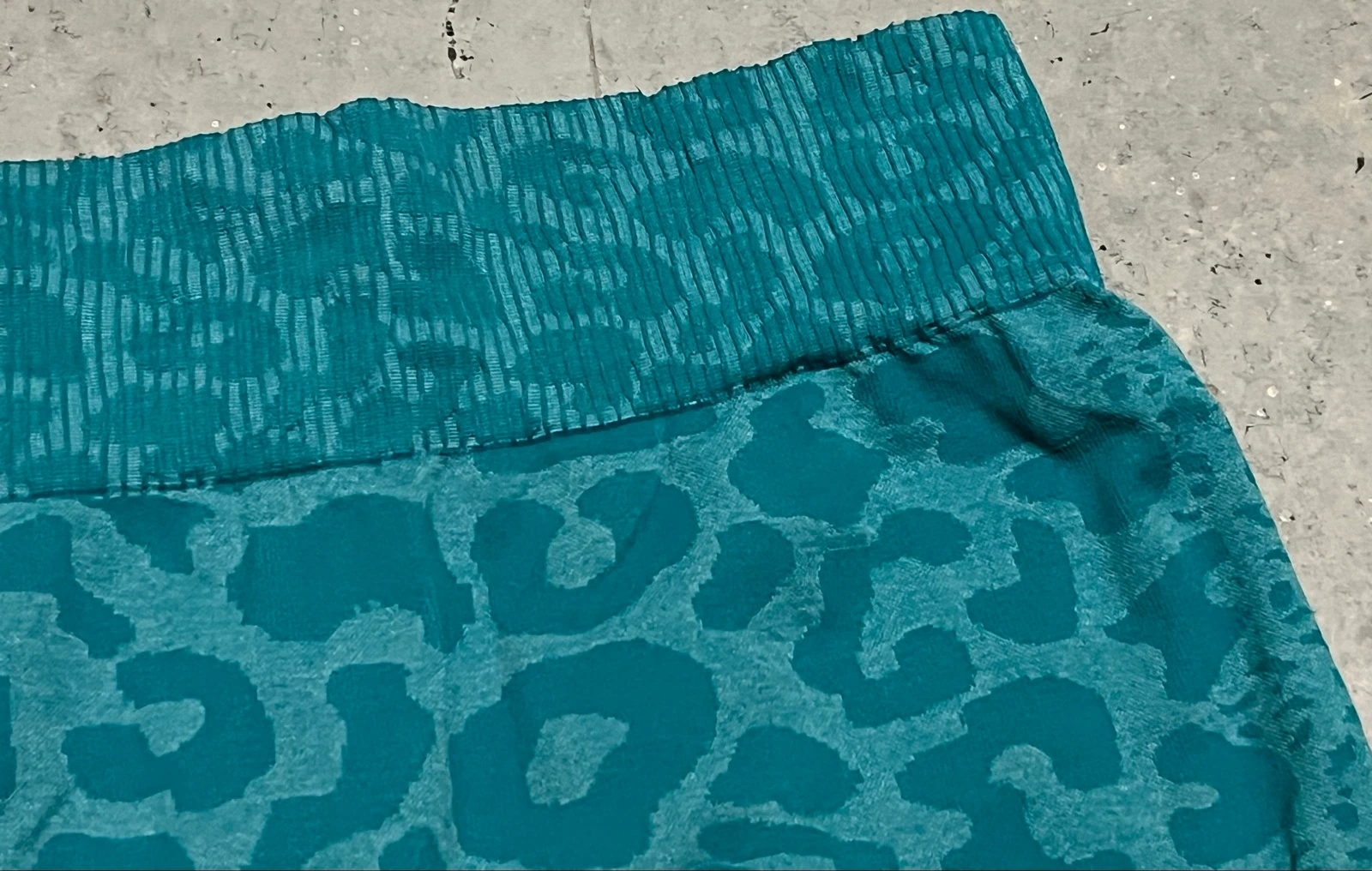 Shorts deportivos turquesa animal print  – photo 12